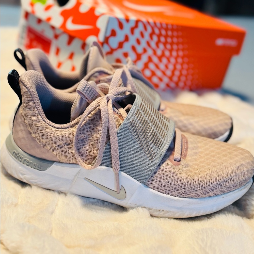 Nike Women's Light Pink Athletic Shoes